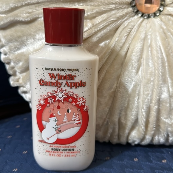 BATH & BODY WORKS SET. . . WINTER CANDY APPLE SCENT - Picture 5 of 6